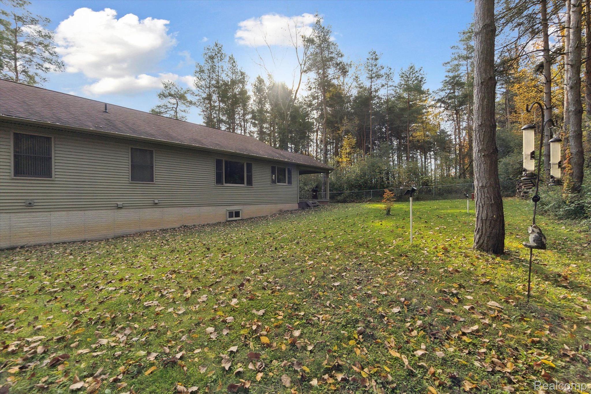 11202 Fenton Road Fenton, MI 48430 - Photo 32 of 38 Gallery Image 32