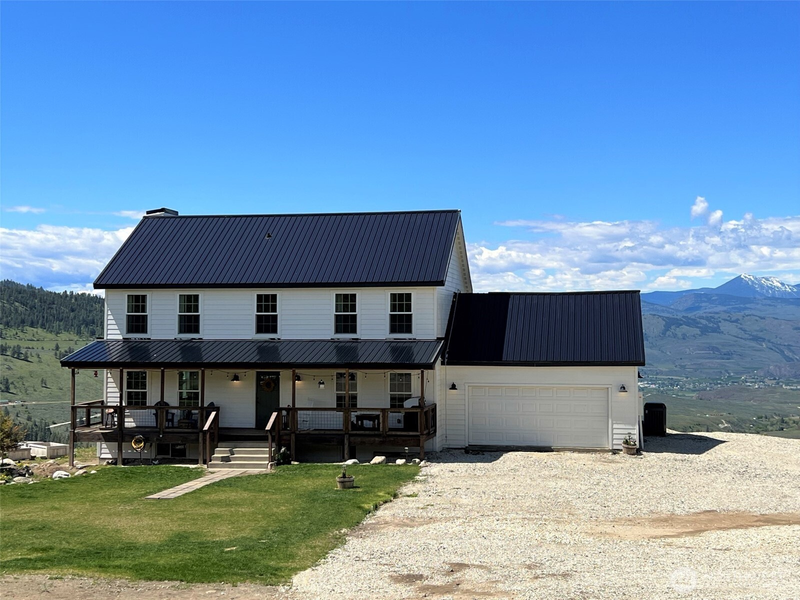 212 9 Mile Road Oroville, WA 98844 - Photo 3 of 35