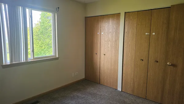 $2,200 | 1514 Meadowsedge Lane, Carpentersville, IL 60110