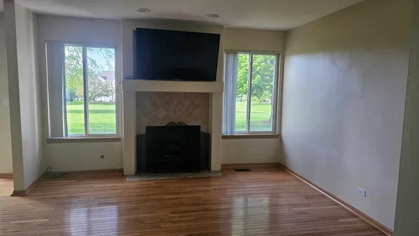 $2,200 | 1514 Meadowsedge Lane, Carpentersville, IL 60110