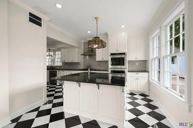 $615,000 | 6947 Government Street, Baton Rouge, LA 70806