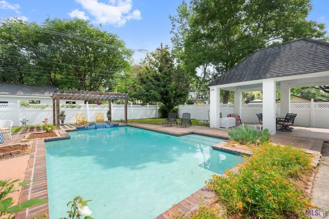 $615,000 | 6947 Government Street, Baton Rouge, LA 70806