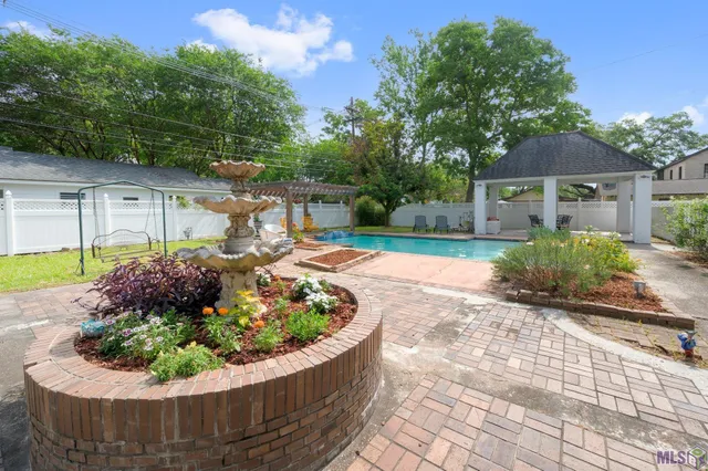 $615,000 | 6947 Government Street, Baton Rouge, LA 70806