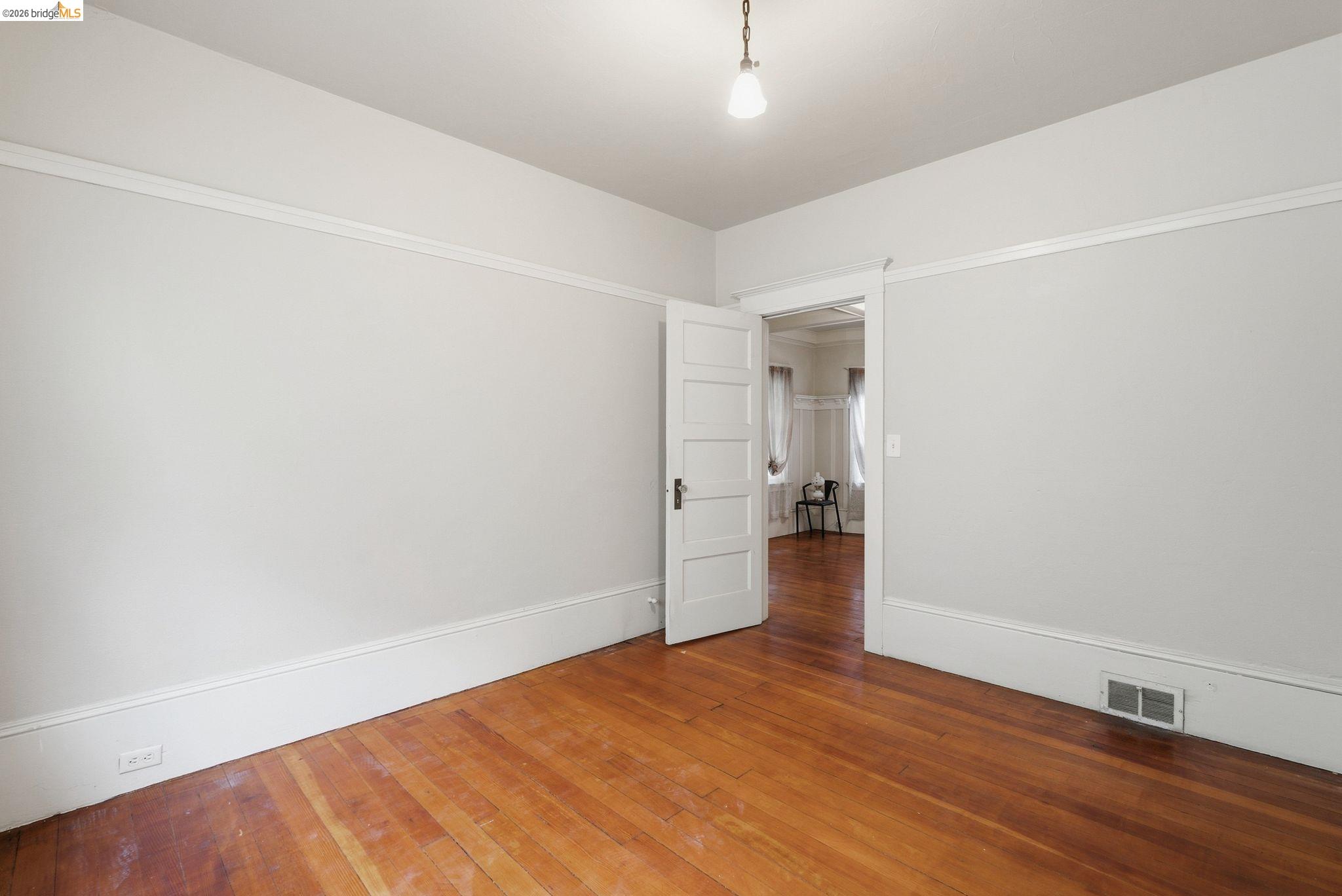 2204 Tenth Street Berkeley, CA 94710 - Photo 19 of 38 Gallery Image 19