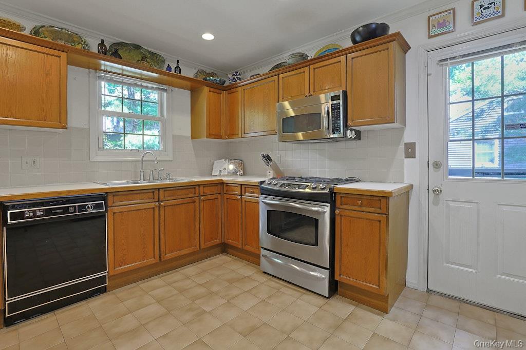 22 Quail Hollow Road Ossining, NY 10562 - Photo 13 of 35