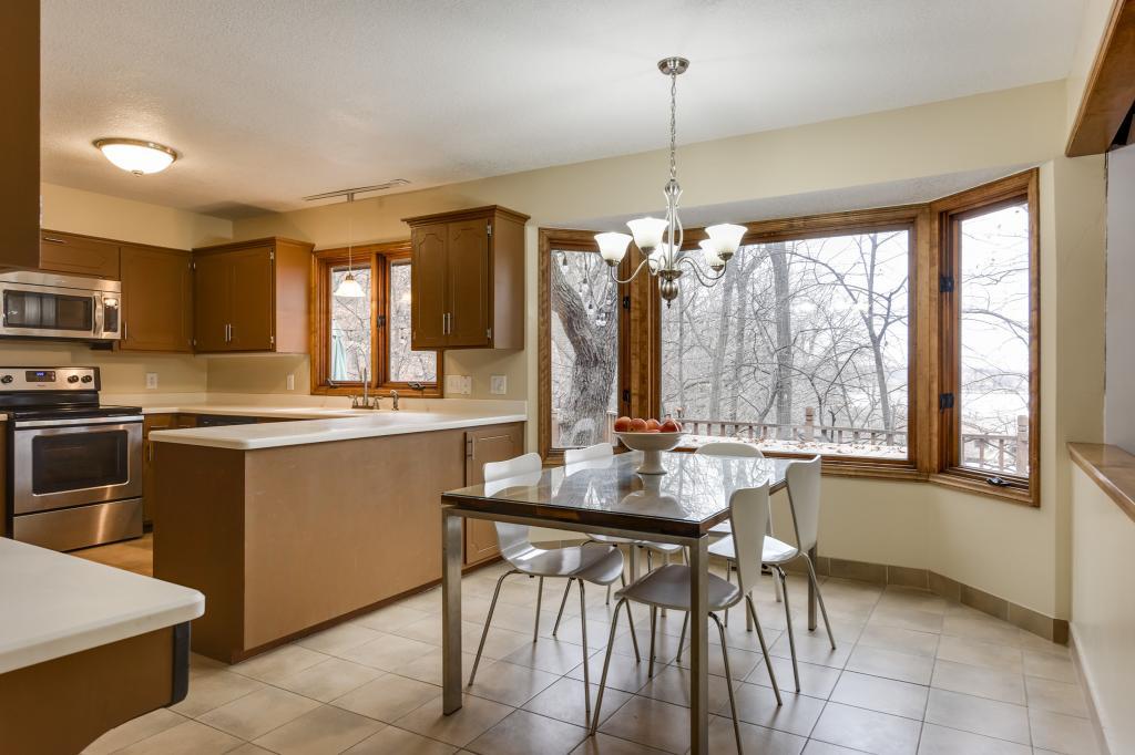 11318 Timberline Road Minnetonka, MN 55305 - Photo 11 of 36