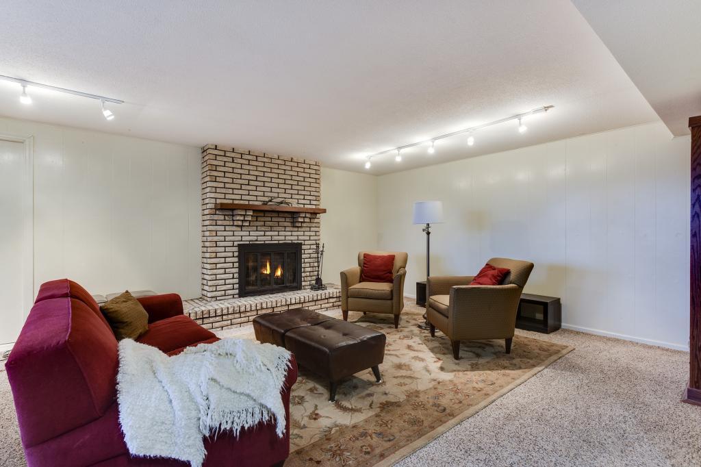 11318 Timberline Road Minnetonka, MN 55305 - Photo 26 of 36