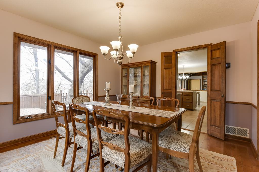 11318 Timberline Road Minnetonka, MN 55305 - Photo 6 of 36