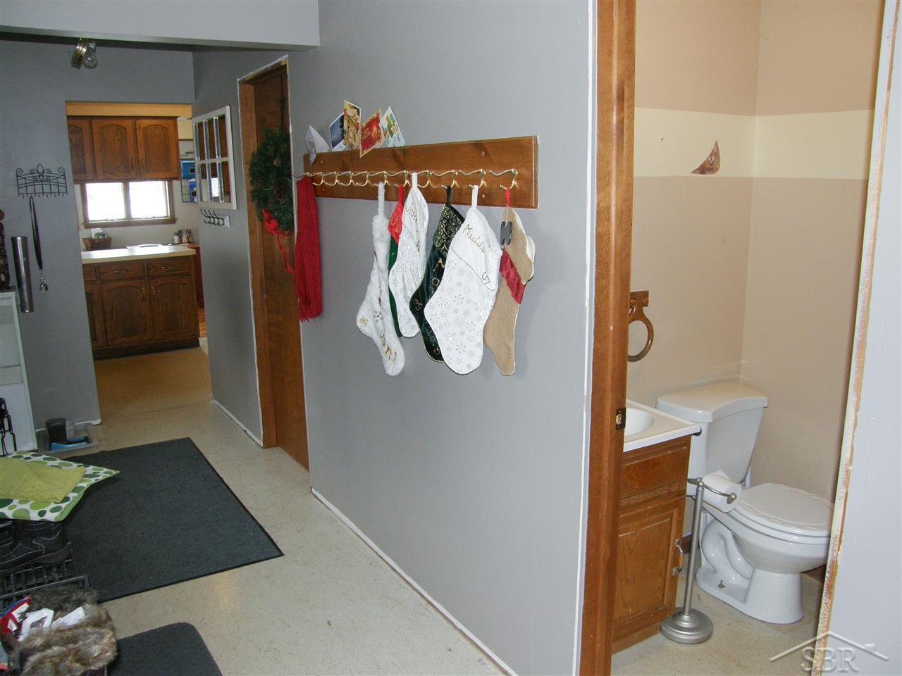 9420 South Hemlock Road St. Charles, MI 48655 - Photo 12 of 16 31309667-11.JPG