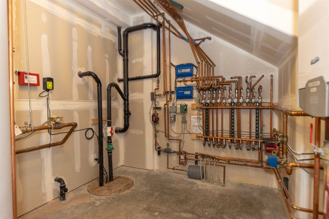 1330 Golden Eagle Road Silverthorne, CO 80498 - Photo 35 of 41 a view of a room with gym equipment