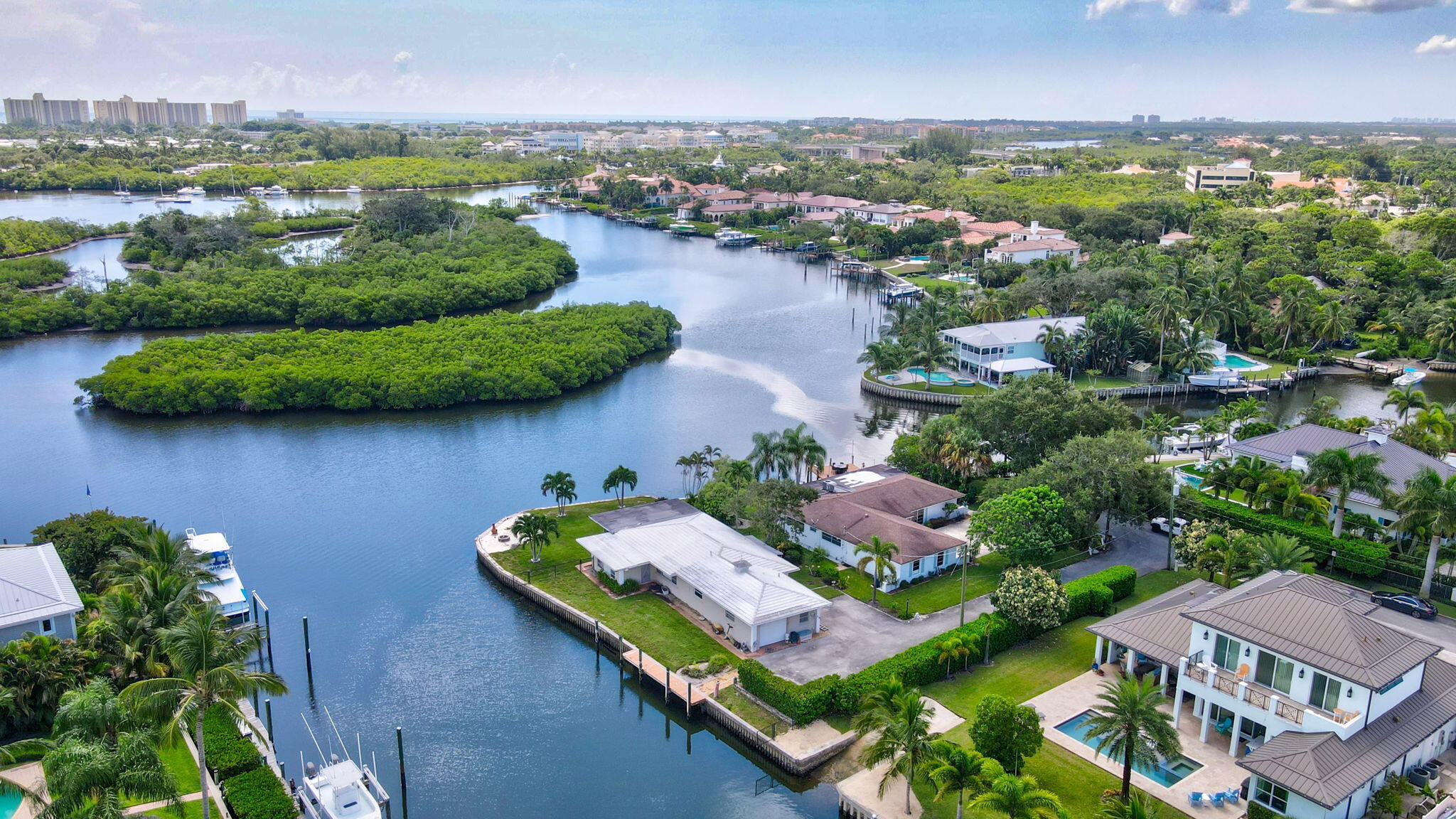 207 Body Court Jupiter, FL 33477 - Photo 7 of 37 Ideal for Boatlife