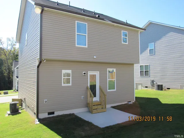 a view of outdoor space yard and porch