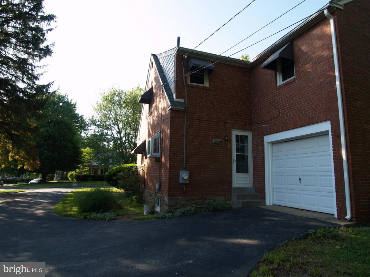 975 Edgewood Drive Springfield, PA 19064 - Photo 3 of 12 Gallery Image 3