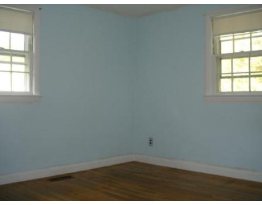 11 Saunders Road Lynnfield, MA 01940 - Photo 7 of 7 Gallery Image 7