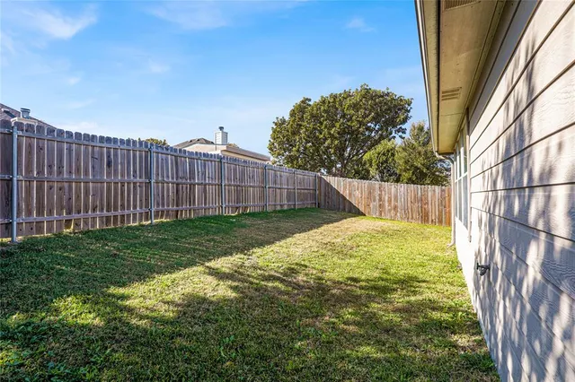 $1,800 | 1708 Heron Drive, Aubrey, TX 76227