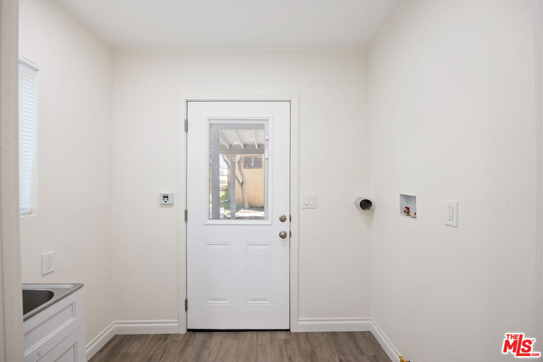 1342 Mohawk Street Los Angeles, CA 90026 - Photo 17 of 29 a view of an empty room