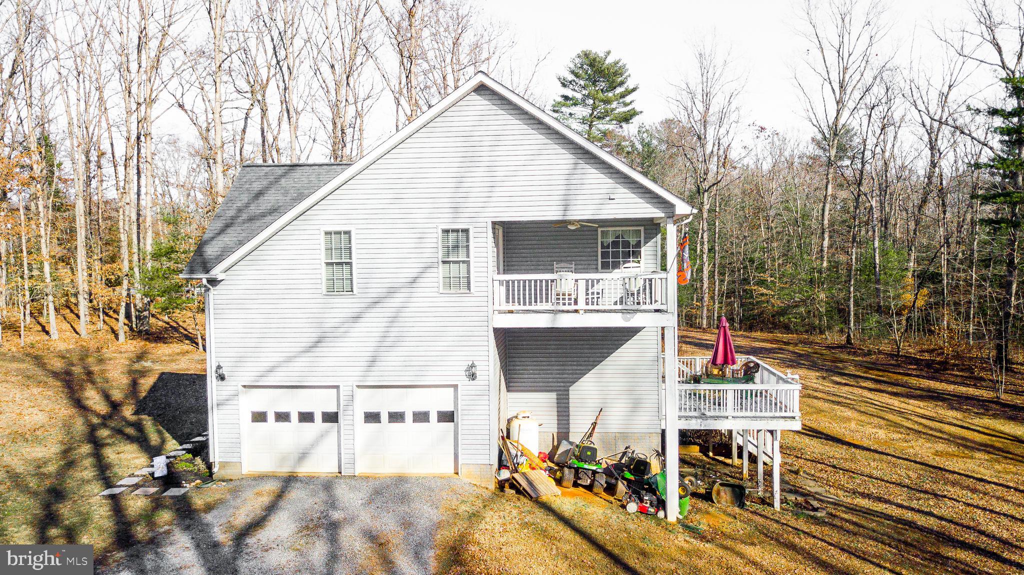 2 car garage, side entrance