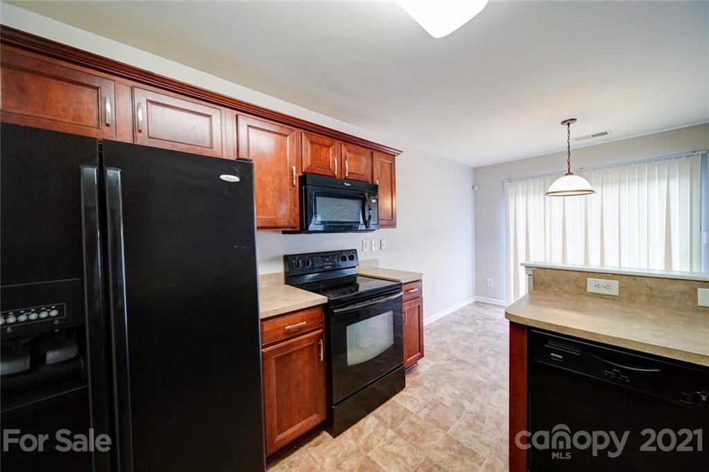 6830 Sunman Road Charlotte, NC 28216 - Photo 4 of 32 Gallery Image 4