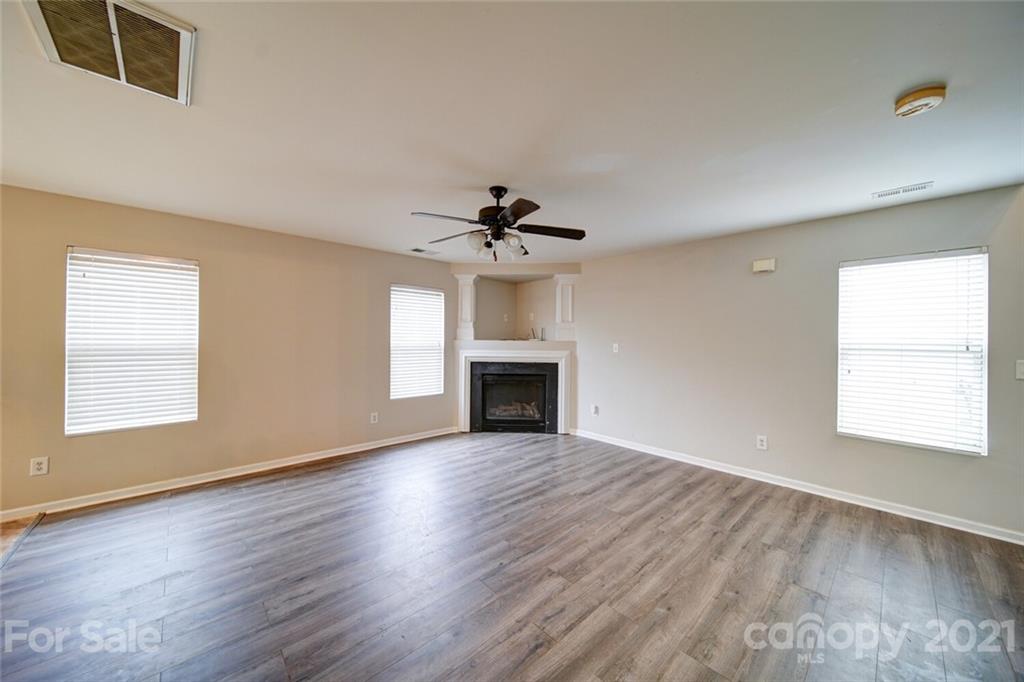 6830 Sunman Road Charlotte, NC 28216 - Photo 6 of 32 Gallery Image 6