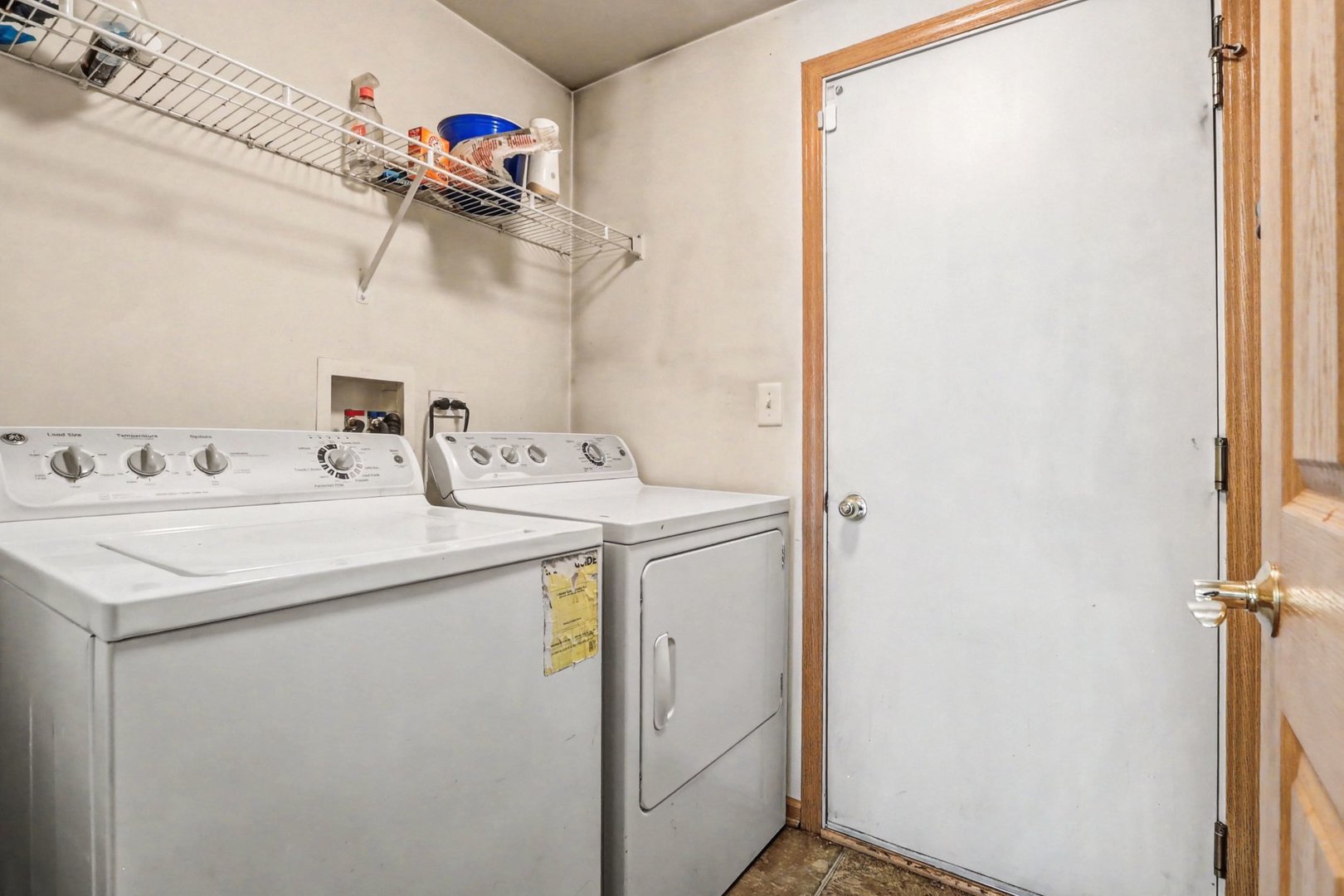 6503 Blue Sky Lane Matteson, IL 60443 - Photo 11 of 23 a utility room with dryer and washer