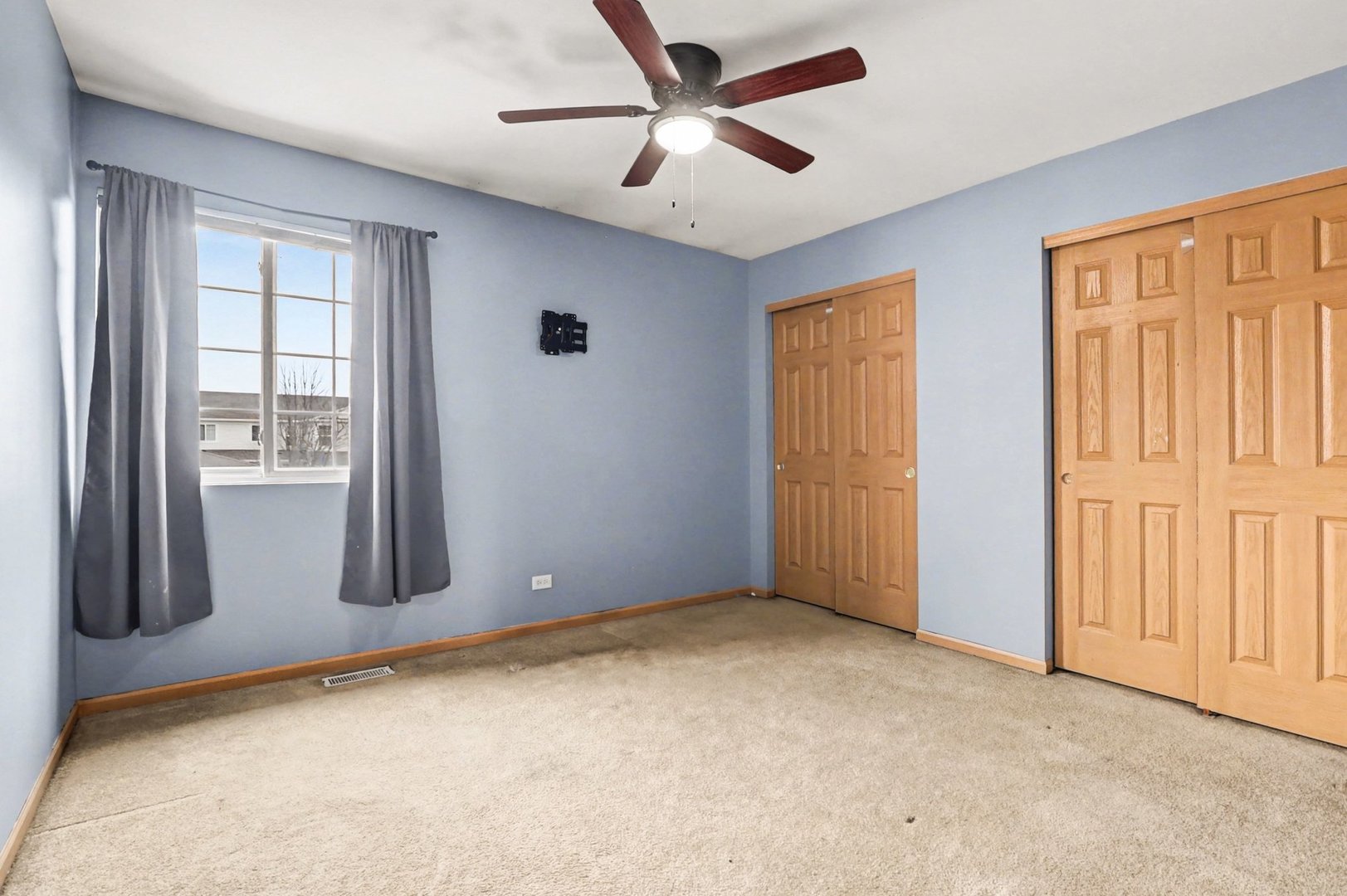 6503 Blue Sky Lane Matteson, IL 60443 - Photo 19 of 23 a view of an empty room with a window