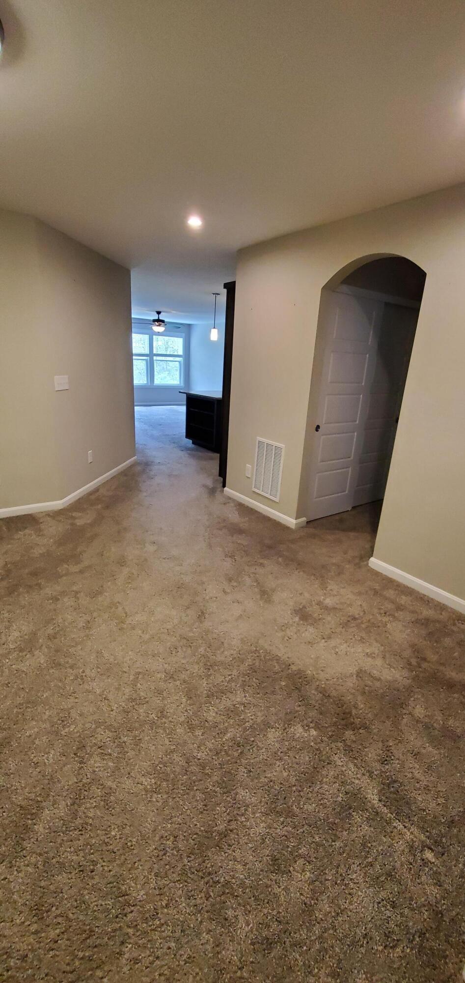 686 Daphne Way Fort Mitchell, KY 41017 - Photo 11 of 32 20240426_123349