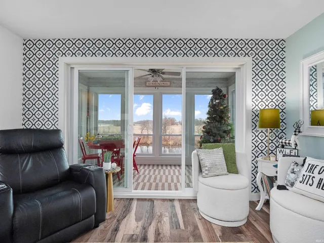 $315,000 | 510 South Harkless Drive, Unit 12, Syracuse, IN 46567