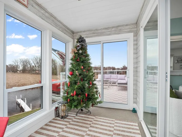 $315,000 | 510 South Harkless Drive, Unit 12, Syracuse, IN 46567