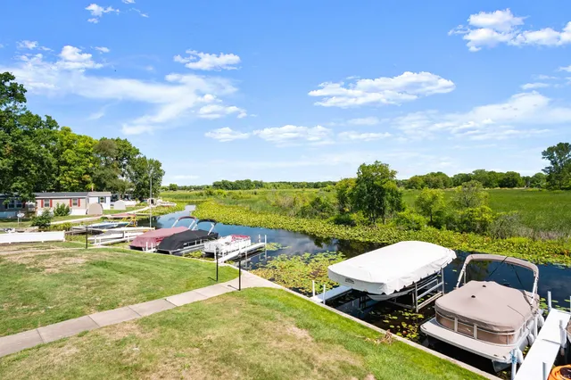 $315,000 | 510 South Harkless Drive, Unit 12, Syracuse, IN 46567