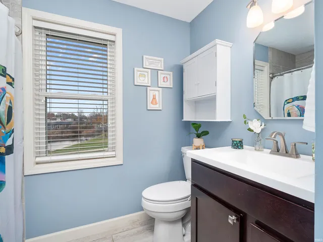 $315,000 | 510 South Harkless Drive, Unit 12, Syracuse, IN 46567