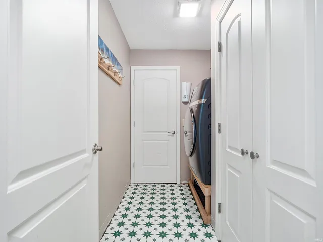 $315,000 | 510 South Harkless Drive, Unit 12, Syracuse, IN 46567