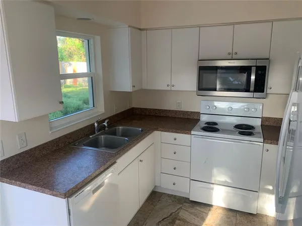 $1,700 | 365 Scott Street, Nokomis, FL 34275