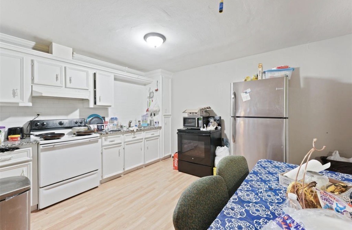 8538 Sunderland Road, Unit B Houston, TX 77028 - Photo 3 of 7