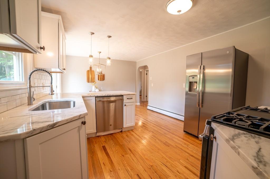 157 River Road Agawam, MA 01001 - Photo 4 of 28 Gallery Image 4