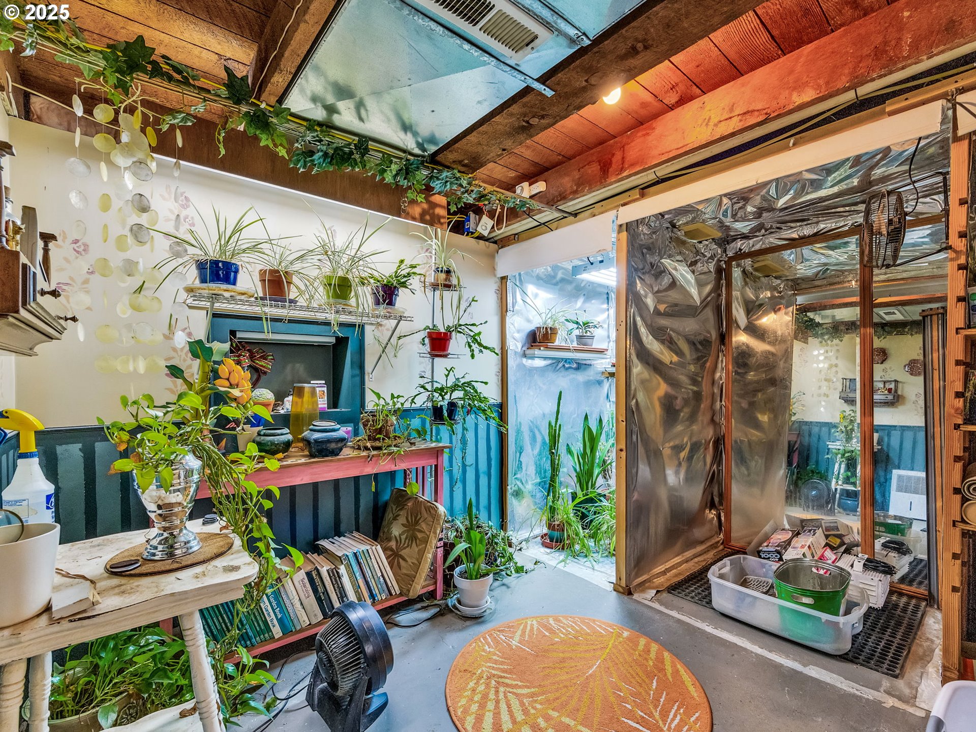 143 Washington Street Astoria, OR 97103 - Photo 24 of 45 a view of an outdoor space