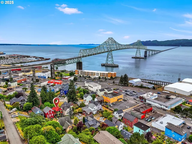 $452,288 | 143 Washington Street, Astoria, OR 97103