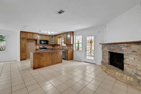 $210,000 | 113 Hillendale Street, Livingston, TX 77351