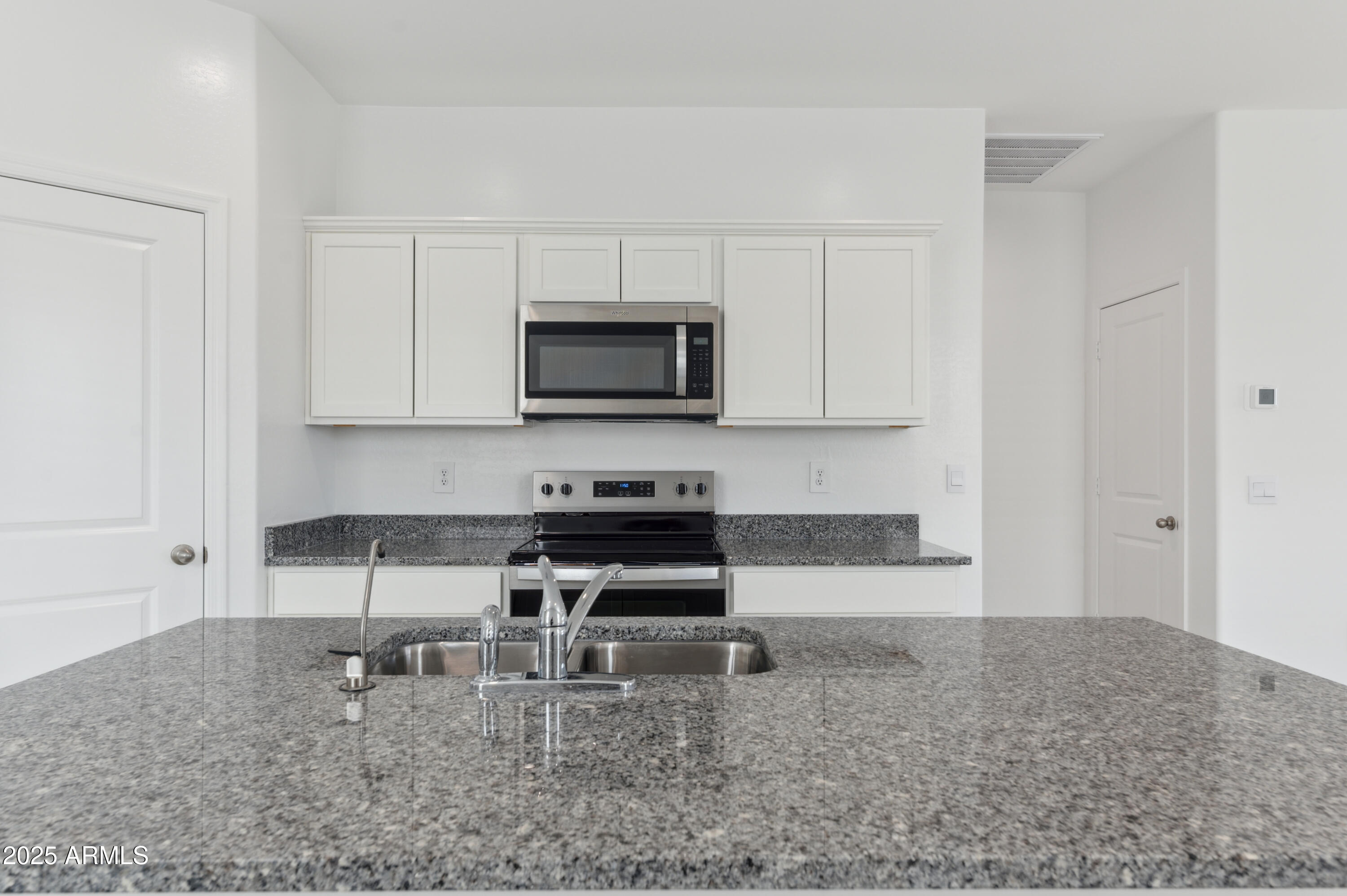 1326 Shannon Way Coolidge, AZ 85128 - Photo 2 of 19 Amber