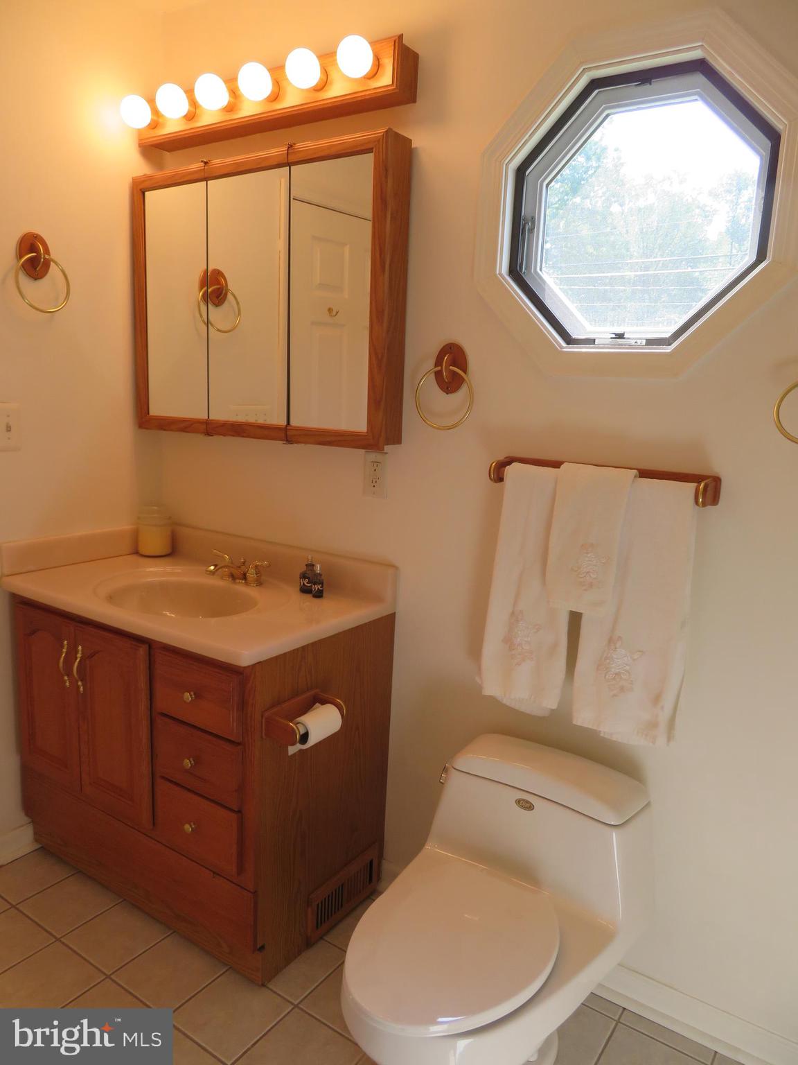 1660 Cape May Road Baltimore, MD 21221 - Photo 20 of 42 Master Bath