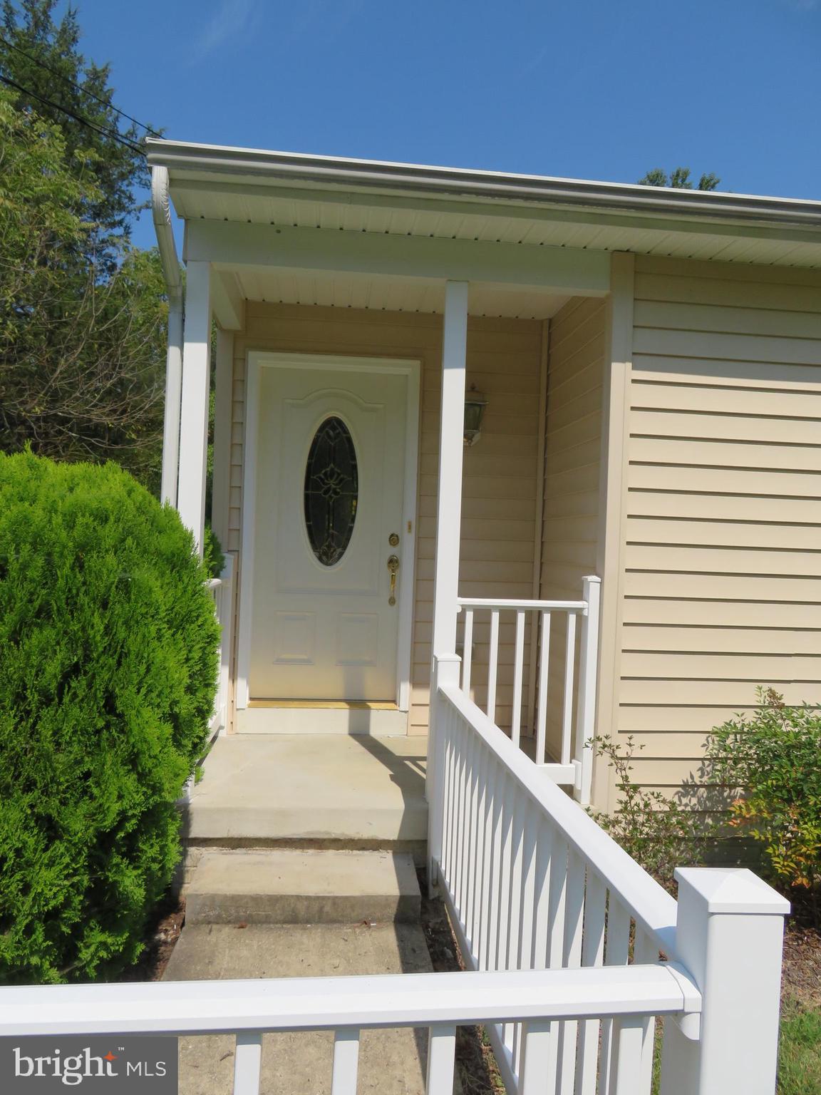 1660 Cape May Road Baltimore, MD 21221 - Photo 3 of 42 Come in and take a loook!