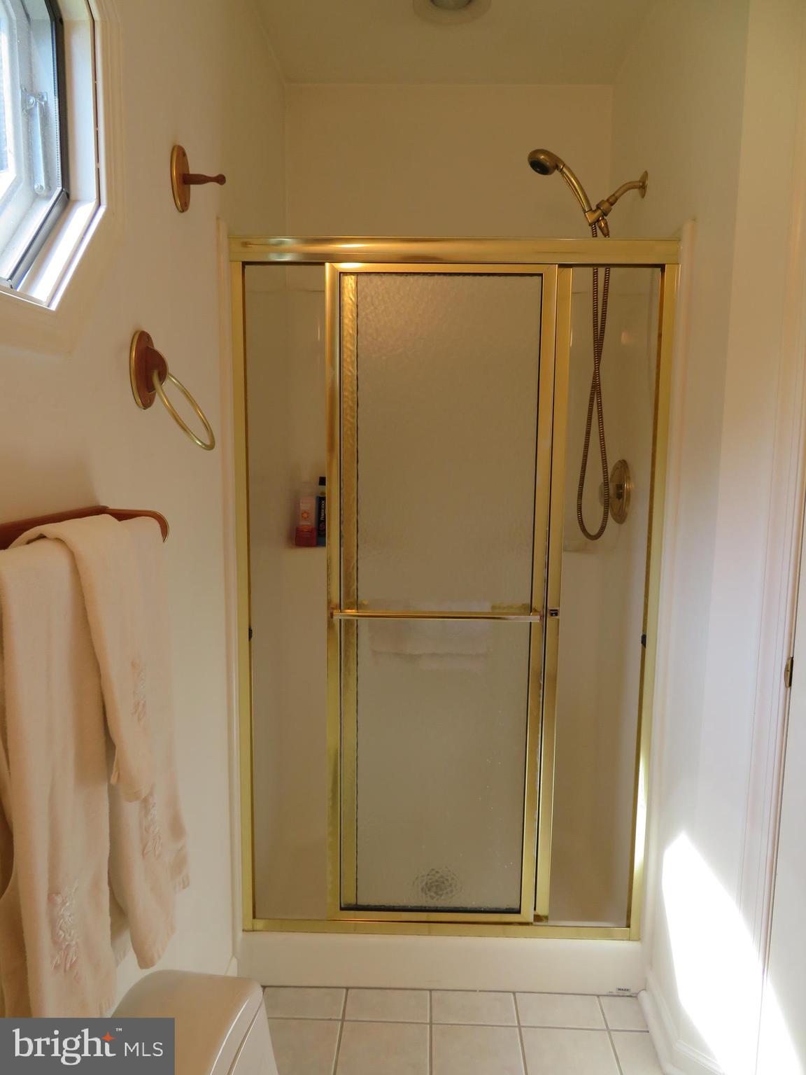1660 Cape May Road Baltimore, MD 21221 - Photo 23 of 42 Master bath separate shower!