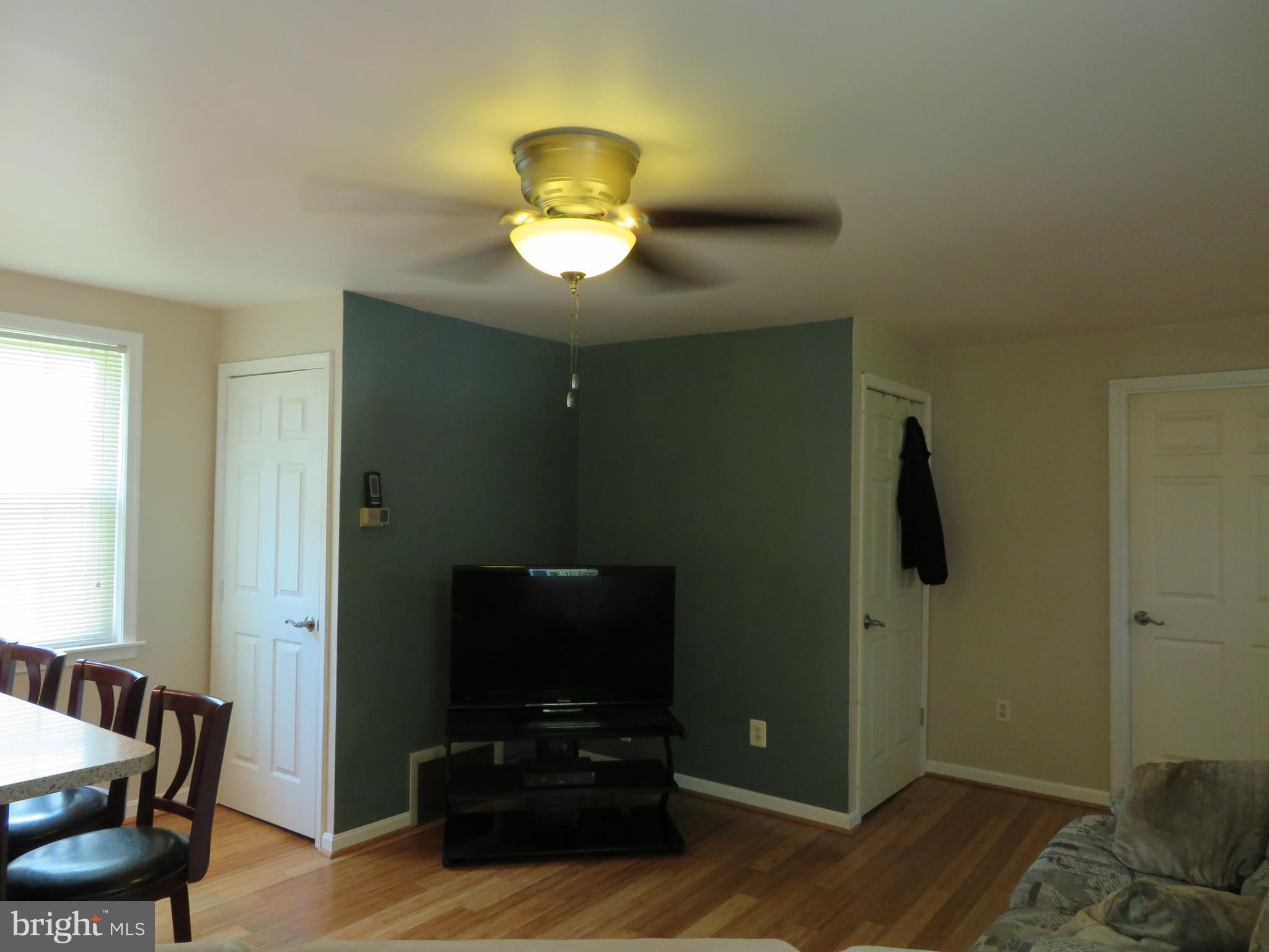 1660 Cape May Road Baltimore, MD 21221 - Photo 8 of 42 Family Room