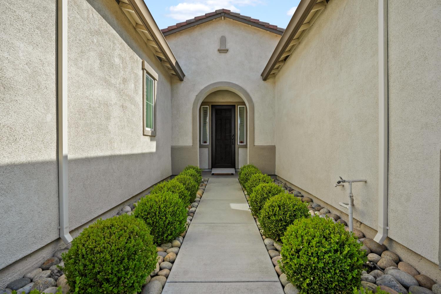 1770 Ettle Street Manteca, CA 95337 - Photo 4 of 39