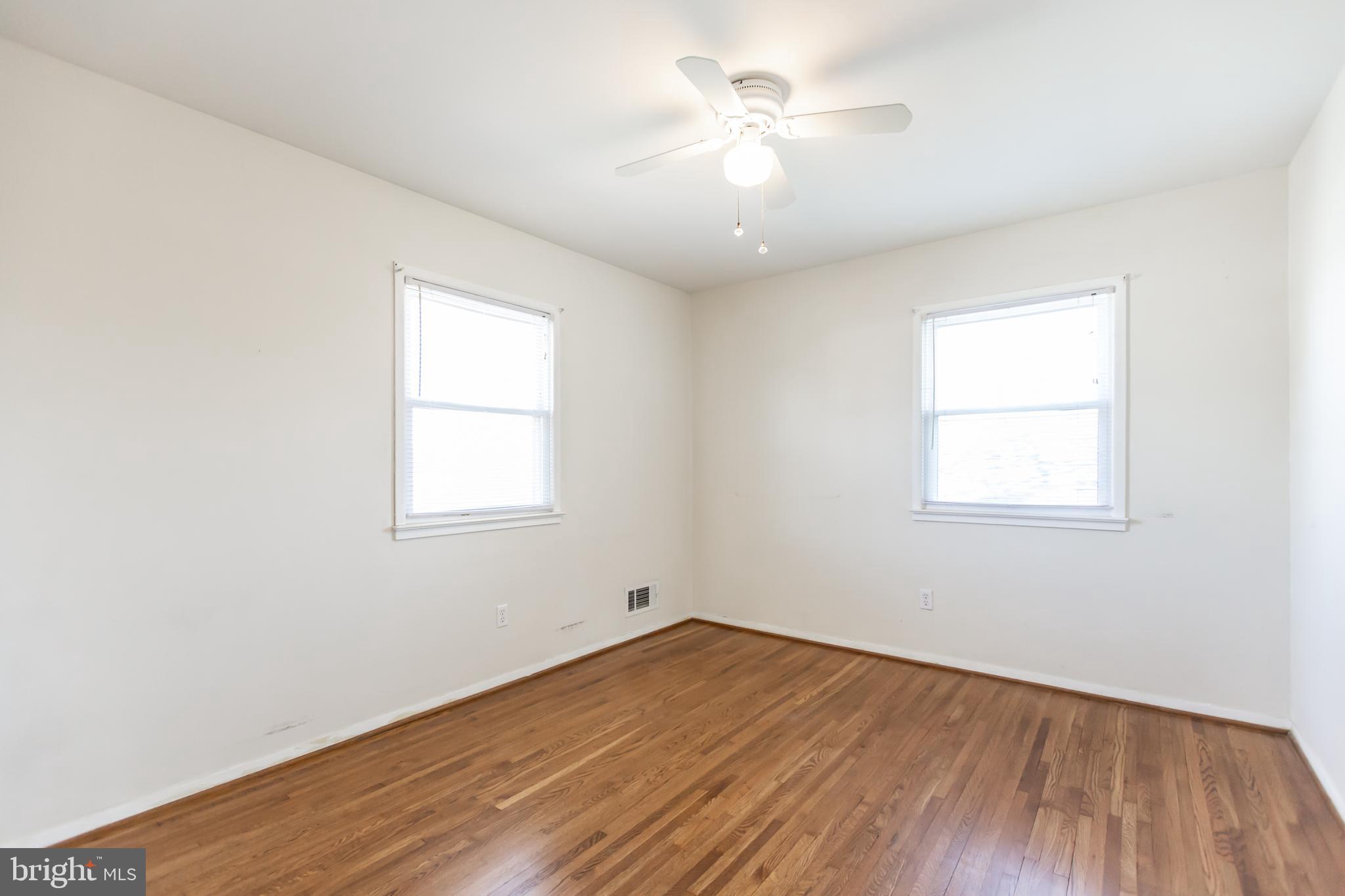 4018 Lees Corner Road Chantilly, VA 20151 - Photo 11 of 34 Bedroom 2