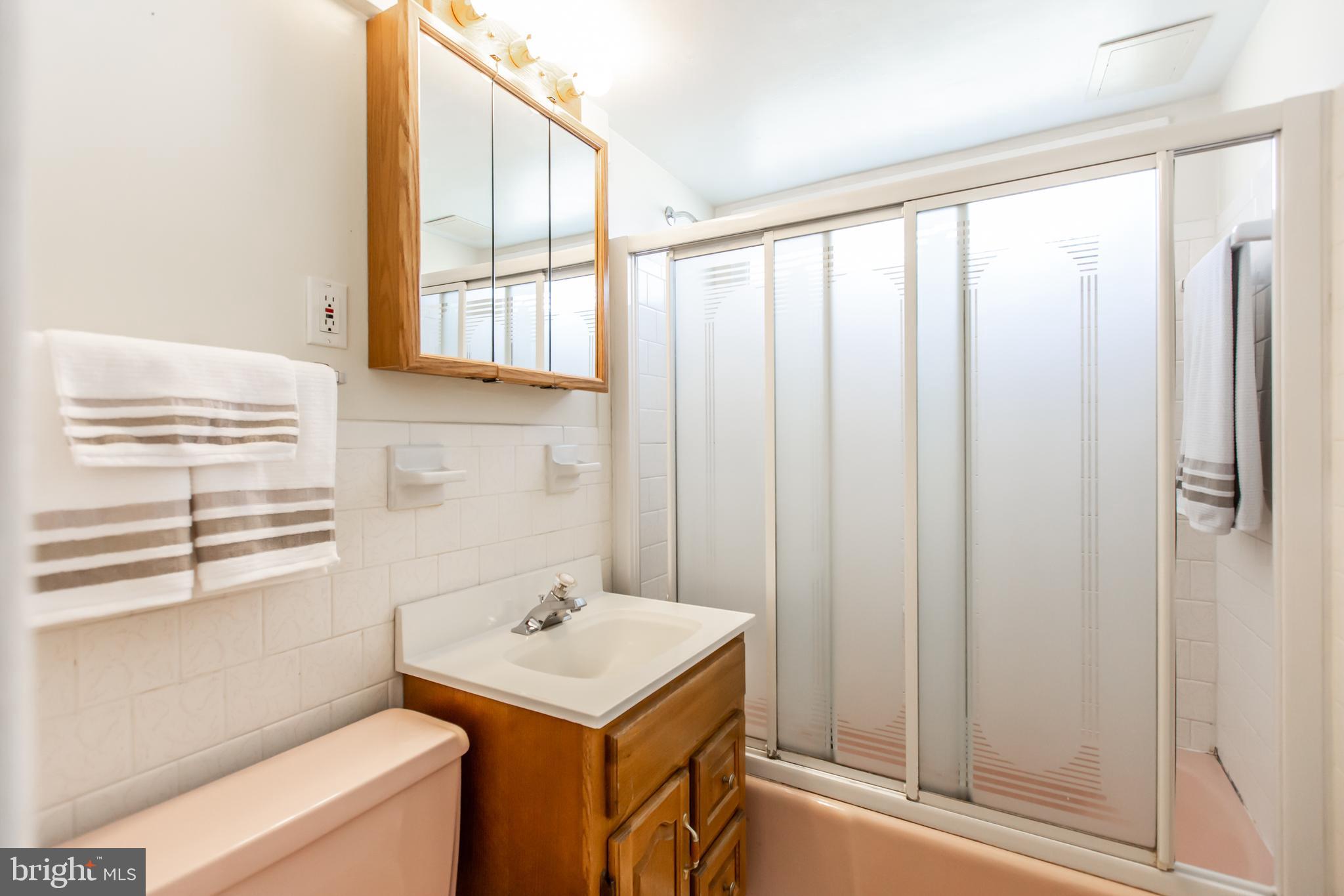 4018 Lees Corner Road Chantilly, VA 20151 - Photo 17 of 34 Bath Full