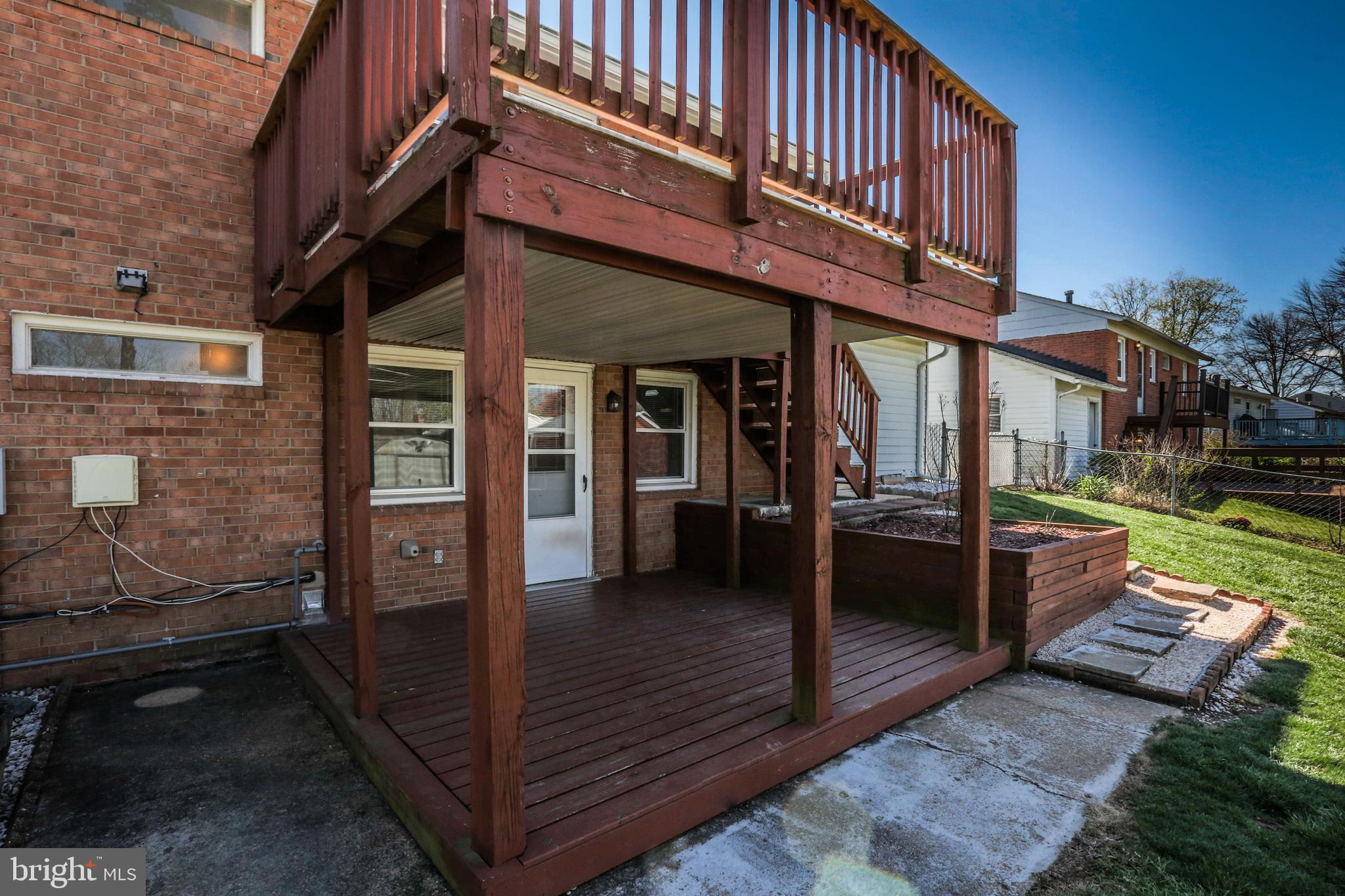 4018 Lees Corner Road Chantilly, VA 20151 - Photo 26 of 34 Exterior Rear/Deck
