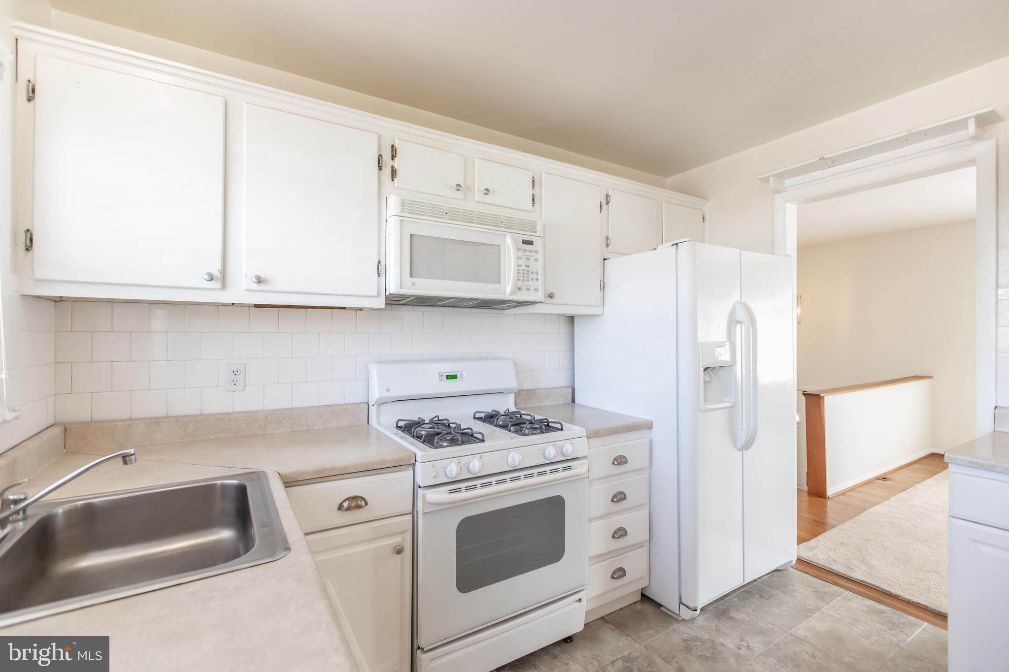 4018 Lees Corner Road Chantilly, VA 20151 - Photo 5 of 34 Kitchen