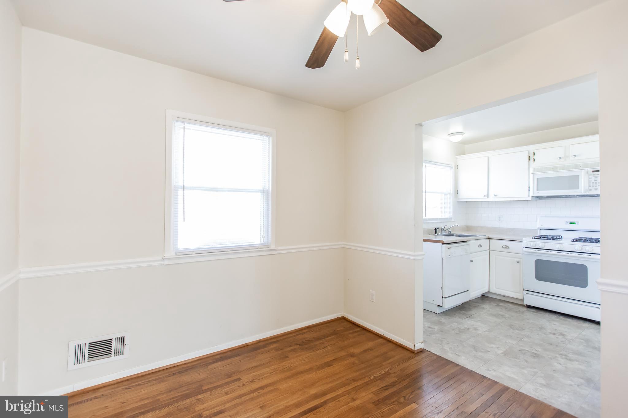 4018 Lees Corner Road Chantilly, VA 20151 - Photo 8 of 34 Dining Room