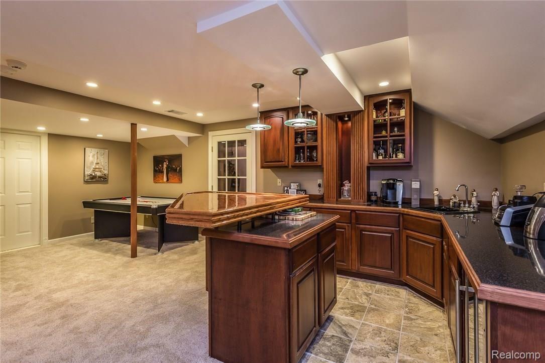 865 Box Canyon Court Rochester, MI 48309 - Photo 29 of 51 030-Wet_Bar-3748220-medium.jpg
