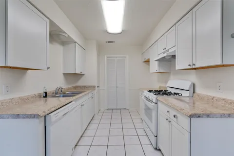 $329,000 | 212 Rockcrest Drive, Georgetown, TX 78628